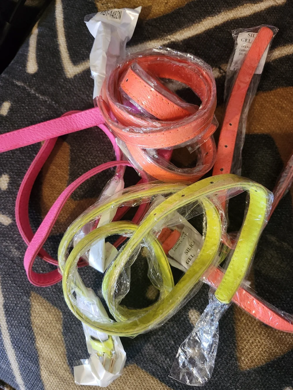 boutique available neon
